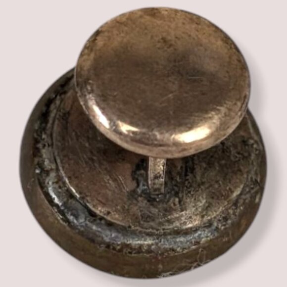 Antique Single Metal Cameo Cufflink - Picture 5 of 6